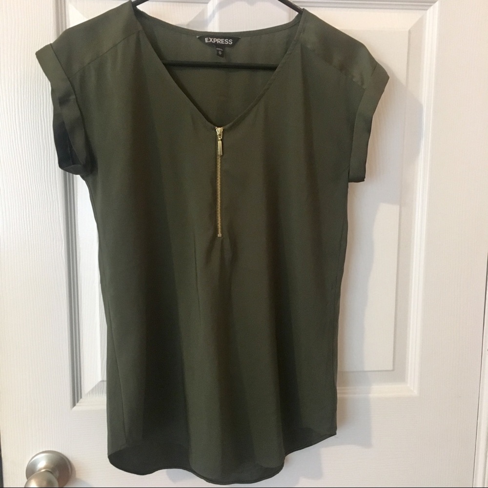 SOLD NWOT Express zip top